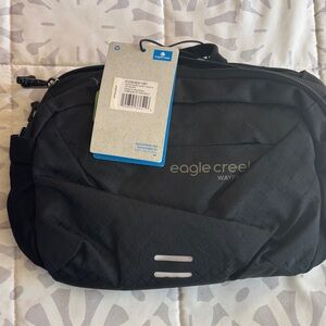 NWT Eagle creek Wayfinder Waist pack size med